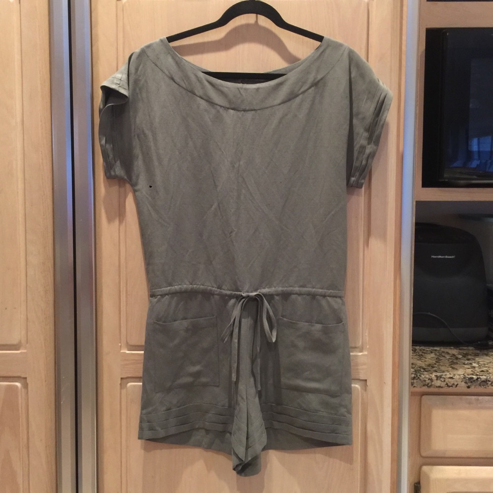 Alice Olivia Women’s jumpsuit size S  Linen+Silk